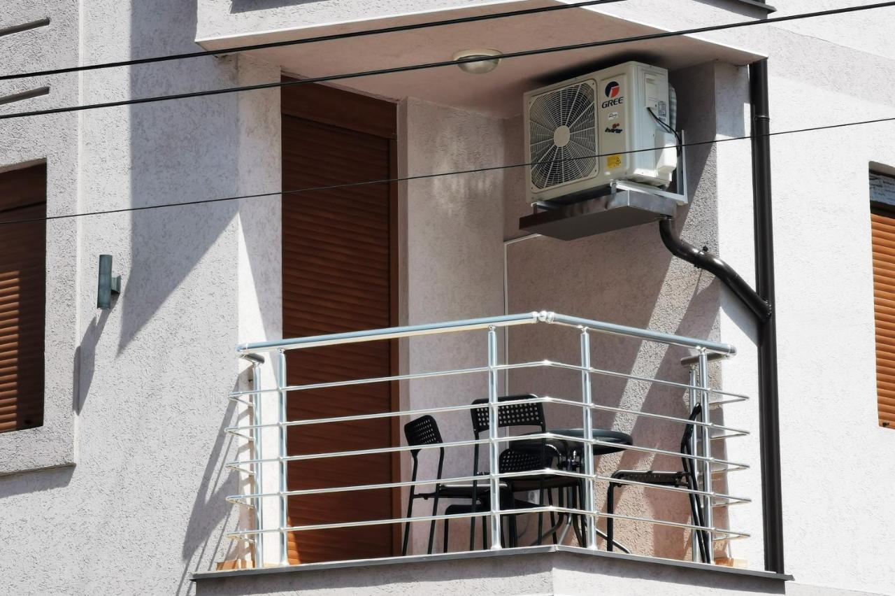 פירוט Lux Family Apartment Vidanovic מראה חיצוני תמונה
